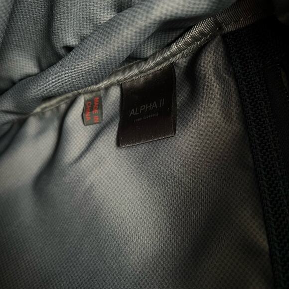 Tumi Alpha 2 Compact Large Screen Laptop Briefcase - Picture 8 of 16